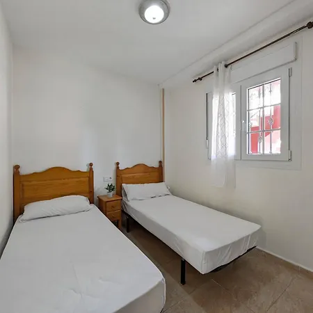 Bajo Con Terraza Junto A La Piscina - Madeira